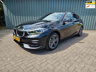 BMW 118i Business Sport Edition Automaat Navi Led lmv