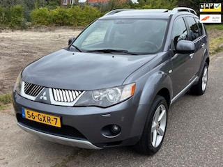 Mitsubishi Outlander 2.4 Instyle Automaat 7 Persoons! ECC Audio/Navigatie Leder Cruisecontrol LMV 18" Xenon Dealeronderhoud Nw Apk