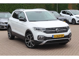Volkswagen T-Cross 1.0 TSI Style / Trekhaak / Navigatie / Parkeerhulp V+A / 18'' / LED Koplampen / Dodehoek / Stoelverwarming / Apple CarPlay / ACC