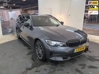 BMW 3-serie Touring 318i Executive Edition+Sport-Line+Elek-Klep+led+Harman-Kardon+18"Lmv+breed-navigatie = NIEUW-WAARDIG !!