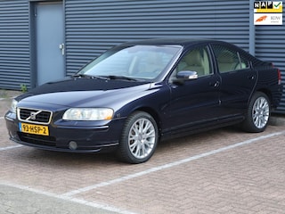 Volvo S60 2.5T Drivers Edition|Carplay|Dak|Airco|Cruise|PDC|Nav|Stoelverwarming|Leder