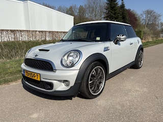 Mini Mini 1.6 Pepper / AIRCO ECC / CRUISE