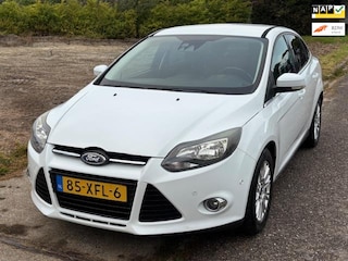 Ford Focus 1.6 EcoBoost Titanium ECC Audio/CD Navigatie Cruisecontrol PDC ASR LMV 16" ABS EBD Trekhaak Dealeronderhoud Nieuwe APK!