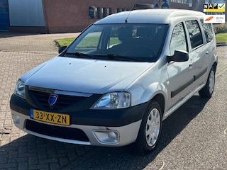 Dacia Logan 1.6 Ambiance 7 Persoons Stuurbekrachtiging Audio-CD/MP3 Colorpakket Getint glas ABS 54005 km's incl. Nap! Nw Apk!