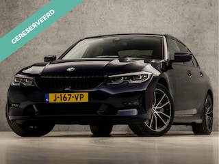BMW 330e Sportline 293Pk Automaat (APPLE CARPLAY, GROOT NAVI, ZWART HEMEL, DEALER ONDERHOUDEN, SFEERVERLICHTING, LEDER, SPORTSTOELEN, CAMERA, GETINT GLAS, STOELVERWARMING, NIEUWSTAAT)