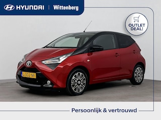 Toyota Aygo 1.0 VVT-i x-clusiv Aut. | Leer | Two tone | Lm-wielen | Camera |