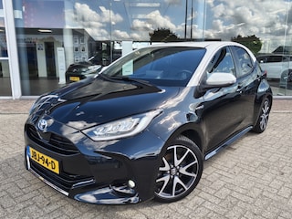 Toyota Yaris 1.5 Hybrid Style Bi-tone | Keyless Entry | Stoel-Stuurverwarming