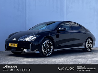 Hyundai Ioniq 6 Lounge 77.4 kWh Automaat / Origineel NL Auto / WLTP bereik 545 km / Stoelventilatie / Stuur-, stoel- & achterbankverwarming / Cam 360° / Navi / HUD / 20" LM wielen /
