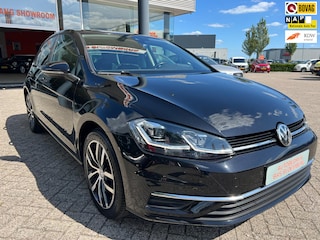Volkswagen Golf 1.5 TSI Highline Business R, Navi, Apple carplay, Sound, etc