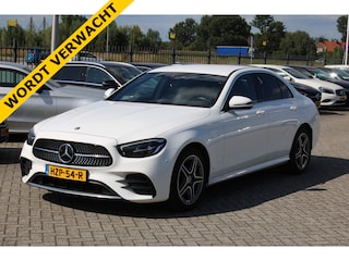 Mercedes-Benz E-klasse 300e AMG Line DISTRONIC PLUS WIDESCREEN CARPLAY TREKHAAK