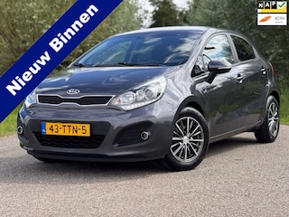 Kia Rio 1.2 CVVT Super Pack | 1e Eigenaar | Clima | Key-Less | Dealer onderhouden | BT/USB/AUX | PDC | Cruise | LED |