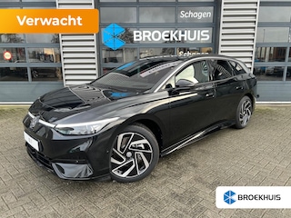 Volkswagen ID.7 Tourer Pro Business | Achterbank in ongelijke delen neerklapbaar incl. middenarmsteun en doorlaadmogelijkheid | Afstandscontrolesysteem (Front Assist), met voetgangers- en fietsersherkenning | Automatische afstandsregeling (Adaptive Cruise Control)