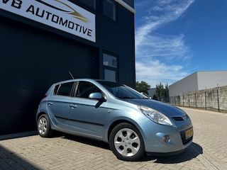 Hyundai i20 1.4i | Automaat | Airco | Sensoren | LM velgen | 5 Deurs | Trekhaak | APK 01-2026