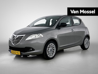 Lancia Ypsilon 0.9 TwinAir Silver Plus | Airconditioning | Lichtmetaal Velgen | Parkeersensoren Achter |