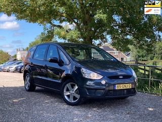 Ford S-MAX 2.0-16V | Half Leder + Navi + Clima + Cruise nu €2.975,-!!