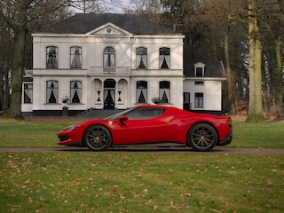 Ferrari 296 3.0 V6 Assetto Fiorano | VERWACHT | Full option! | Carbon wheels | Lexan | Racing Seats | Veel carbon! | Full PPF