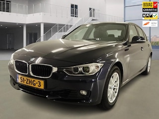 BMW 320i Upgrade Edition 1 Eig. 85.300 km +NAP NL-auto
