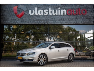 Volvo V60 2.4 D5 Twin Engine R-Design Navigatie, Cruise control, Stoelverwarming