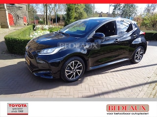 Toyota Yaris 1.5 Hybrid 116pk CVT Dynamic Team bij Toyota specialist , rijklaar met 12 mnd BOVAG garantie !