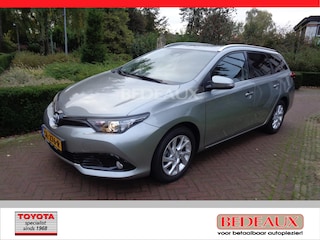 Toyota Auris Touring Sports 1.8 Hybrid 136pk CVT Dynamic Go, bij Toyota specialist sinds 1968
