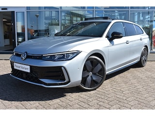 Volkswagen Passat Variant R-Line Edition | 'App-Connect' draadloze smartphone integratie | Afstandscontrolesysteem (Front Assist) | Automatische afstandsregeling (Adaptive Cruise Control)