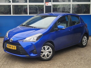 Toyota Yaris 1.0 VVT-i Connect / Dealer onderhouden / Cruise control / Camera / Bluetooth / Stoelverwarming