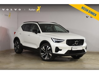 Volvo XC40 B4 211PK Automaat Ultimate Dark / Adaptieve Cruisecontrol / Elektr. schuifdak / Leer / Stoelverwarming / Stuurverwarming / Elektrische Stoelen / Elektr. achterklep / Harman Kardon / 360 graden camera /20" velgen / Verwarmbare voorruit