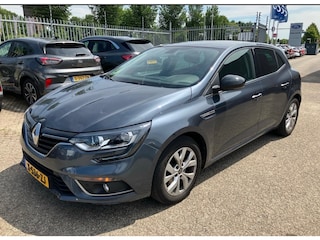 Renault Mégane 1.3 TCe Limited | Navigatie | Trekhaak | 16" Lichtmetaal | Cruise | Airco | Getint Glas | Carplay | Navigatie | Trekhaak | 16" Lichtmetaal | Cruise | Airco | Getint Glas | Carplay |