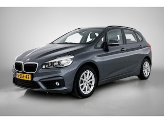 BMW 2-serie Tourer 220i Executive (NL-auto, Trekhaak, Navi, Sportstoelen, Climate Con, Parkeersensoren, Etc)