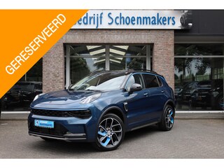 Lynk & Co 01 1.5 261PK! 6.6 Kwh LADEN! MY23 ZWARTE-HEMEL 360-CAMERA PANO/SCHUIF INFINITY ZWARTE-HEMEL DAB NAVI CARPLAY STOELVERWARMING ELEK.ACHTERKLEP 20"LMV