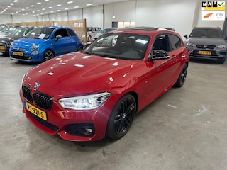 BMW 118i High Executive / AUTOMAAT / SCHUIFKANTELDAK / MULTIEMEDIA-NAVI