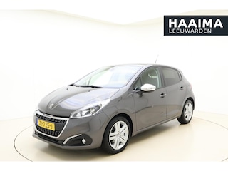 Peugeot 208 1.2 PureTech Signature 82 PK | Handgeschakeld | Airco | Navigatie | Cruise Control | Parkeersensor | Licht metalen velgen | Bluetooth | 1e eigenaar