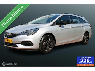 Opel Astra Sports Tourer 1.2 Design @ Tech, Pdc Voor + achter + camera, Trekhaak, Cruise, Clima, Navi, App connect, 4 nieuwe all Season banden