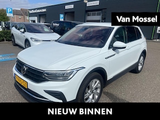 Volkswagen Tiguan 1.5 TSI Life Business | 130 PK | Trekhaak Elektronisch Zwenkbaar | Navigatie | Ergo Stoelen | Parkeercamera | All Season Banden | Keyless | Elektrische Kofferbakklep