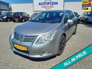 Toyota Avensis Wagon 1.8 VVTi Dynamic ruime betrouwbare in Nederland nieuw geleverde auto met trekhaak!