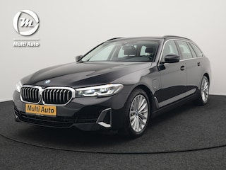 BMW 5-serie Touring 530e Luxury Line Plug In Hybrid 294pk Dealer O.H PHEV | Trekhaak Af Fabriek | Panodak | Camera | Lederen Sportstoelen Memory & Verwarmd | Apple Carplay | Cruise Control | Navigatie | Virtual | DAB |