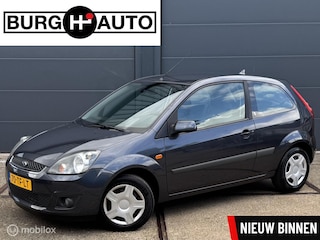 Ford Fiesta 1.6-16V Ghia - AUTOMAAT - AIRCO - VERWARMDE VOORRUIT - EL. RAMEN + SPIEGELS - RADIO/CD - 2E EIGENAAR - NL AUTO - NAP - NIEUWE APK T/M 11-08-2026 -