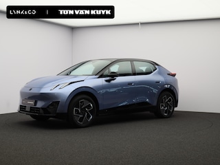 Lynk & Co 02 Core 66 kWh / Adaptieve Cruise / Stoelverwarming / Panoramadak / Parkeercamera / Elektrische Kofferbak / Dodehoek Assistent / Parkeersensoren / Snelweg Assistent / Carplay /