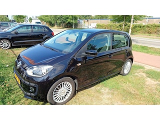 Volkswagen Up 1.0 high up! BlueMotion | Navigatie | Airco | Lichtmetalen velgen | 5 deurs