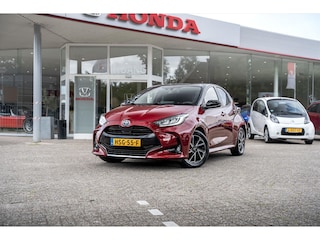Toyota Yaris 1.5 Hybrid Style Bi-Tone | Climate control | Automaat | Adaptive cruise control | Achteruitrijcamera | 10 jaar garantie
