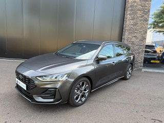 Ford Focus Wagon 1.0 Eco 155pk AUT. Hybrid ST Line X Navi groot, Trekhaak, Winter, Keyless, Adop cruise etc. etc.