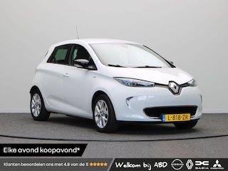 Renault Zoe R110 Limited 41 kWh Accu huur | 94% Accu score | Achteruitrijcamera | Navigatie |
