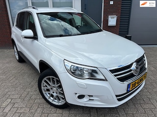 Volkswagen Tiguan 2.0 TSI Sport&Style 4Motion / Navi / Leder / PDC / Clima