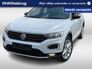 Volkswagen T-Roc 1.5 TSI 150pk DSG Sport / Panorama Dak / Virtual Cockpit / LED / Elek Achterklep / Camera / Zwart dak / 18'' LMV