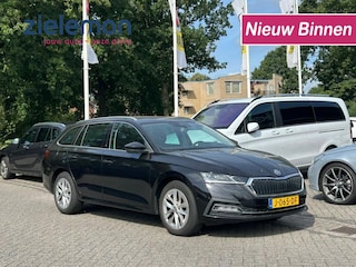 Skoda Octavia Combi 1.5 TSI First Edition - Digitaal Cockpit, Panorama, Carplay, Cruise, Stoelverw.