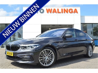 BMW 530i High Executive Sportline | Schuif/-kantel dak | Leer | Elektr trekhaak | Keyless | Carplay | a.Camera | 19'' LMV | Shadowline | Stoelverwarming