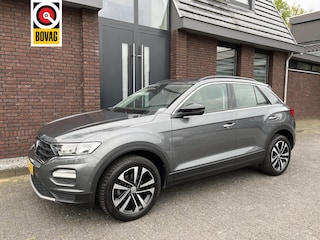 Volkswagen T-Roc 1.5 TSI IQ DRIVE ADAPTIVE CRUISE CONTROL | NAV | CAMERA | APPLE/ANDROID CARPLAY
