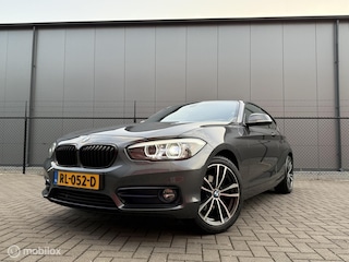 BMW 118i Edition Sport Line Shadow Executive Automaat | Pano | LED | Navi | PDC | ACC | Cruise | Orig NL | Trekhaak