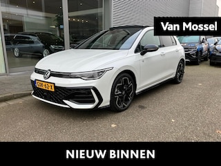 Volkswagen Golf 1.5 TSI R-Line Edition | 150 PK | Panorama Schuif-Kantel/dak | LED IQ-Light | Parkeersensoren | App Connect