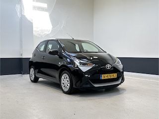 Toyota Aygo 1.0 VVT-i x-play | NL | Carplay/ Android auto | Navi | Camera | Airco | 5- DRS | LED | 2 Eig |